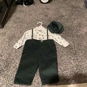 NWT Christmas Outfit Size 3-6 months